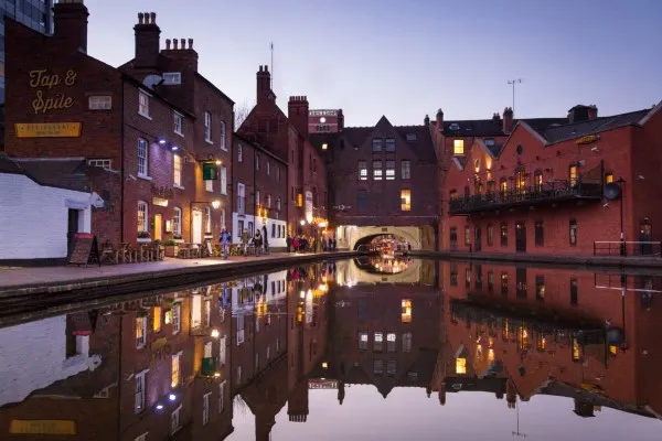 Gas Street Basin – Explore Britain