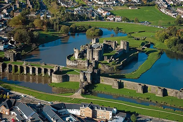 Caerphilly Castle – Explore Britain